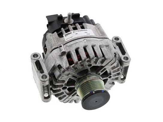 Mercedes Alternator (250A) (New) 0009063222 - Valeo 439885